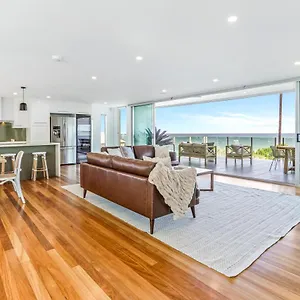 Saltwater, Sunrise Holiday home