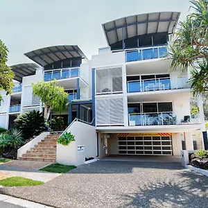 Aqua Promenade Beachfront Aparthotel